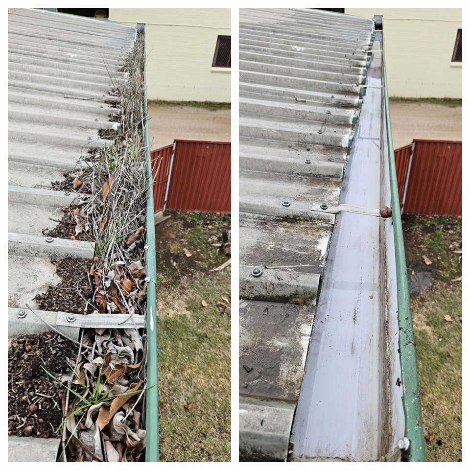 Professional gutter vacuum cleaning